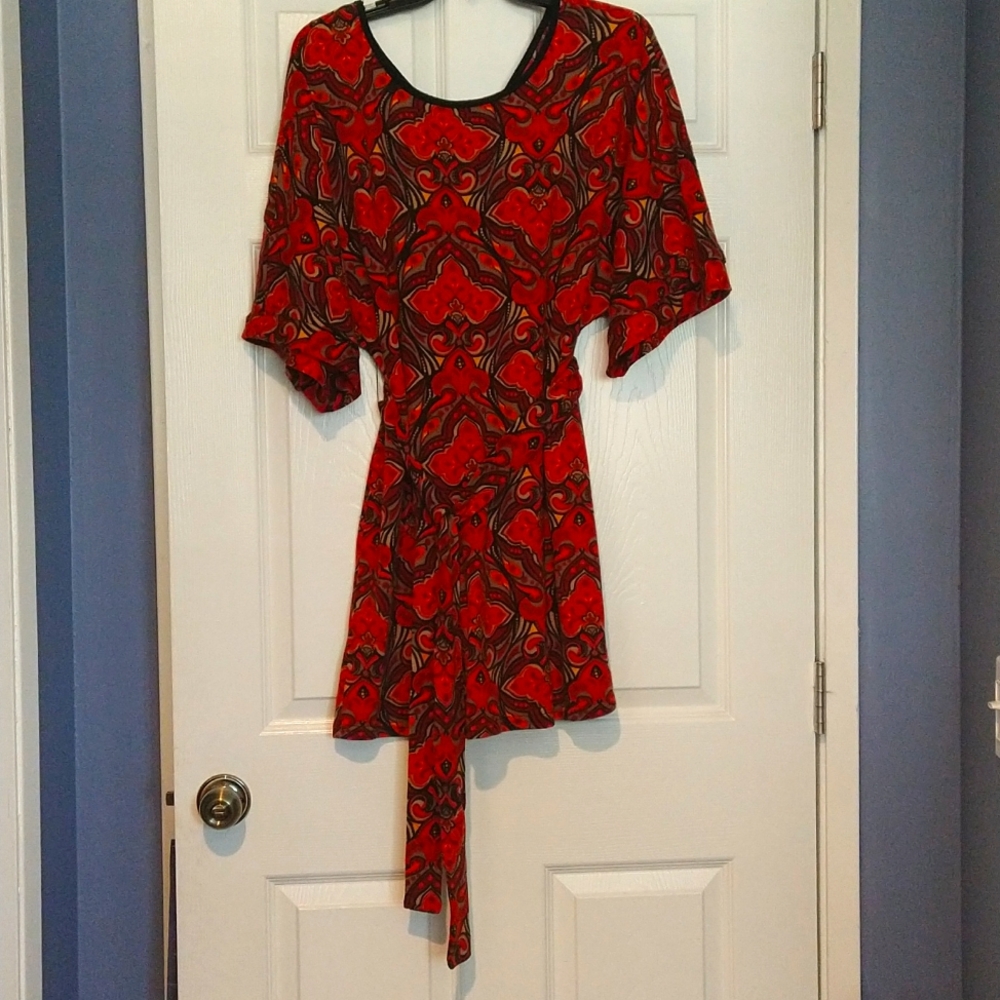 24seven, size large, red and black